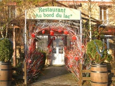 Hotel Au Bord Du Lac Saint-Rémy-lès-Chevreuse Exterior foto